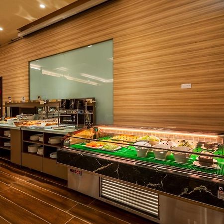 Fu Hsiang Hotel Yilan Екстериор снимка