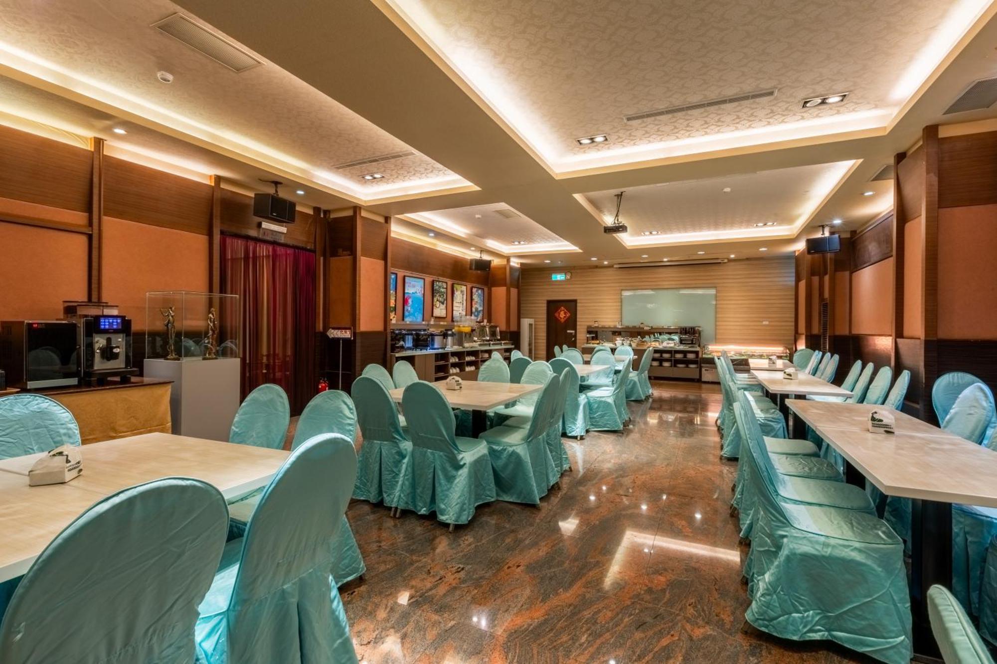 Fu Hsiang Hotel Yilan Екстериор снимка