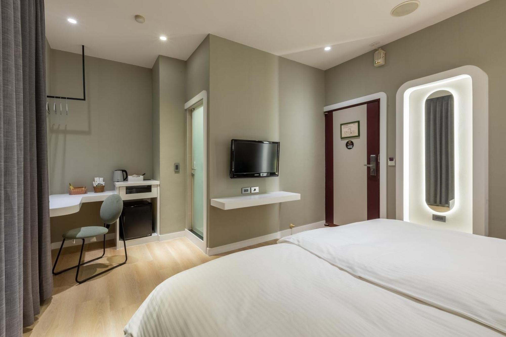 Fu Hsiang Hotel Yilan Стая снимка